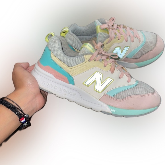 997H New Balance Sneakers - Picture 2 of 3